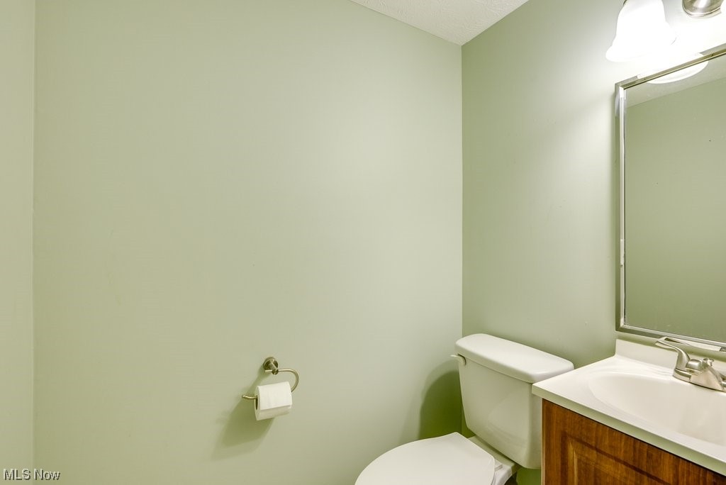 2489 Lansinger Road Mogadore, OH 44260 - Photo 21 of 30 Half bath on main level