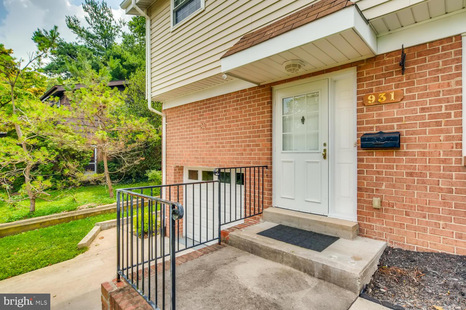 931 Cromwell Bridge Road Baltimore, MD 21286 - Photo 4 of 28 Gallery Image 4