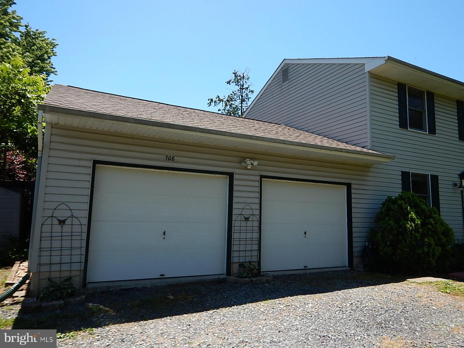 708 Edgewood Road Edgewood, MD 21040 - Photo 3 of 39 2 Car Attached Garage