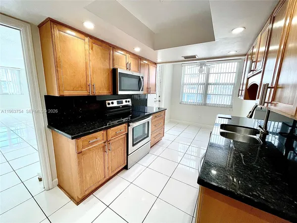$2,250 | 1501 South Ocean Drive, Unit 204, Hollywood, FL 33019