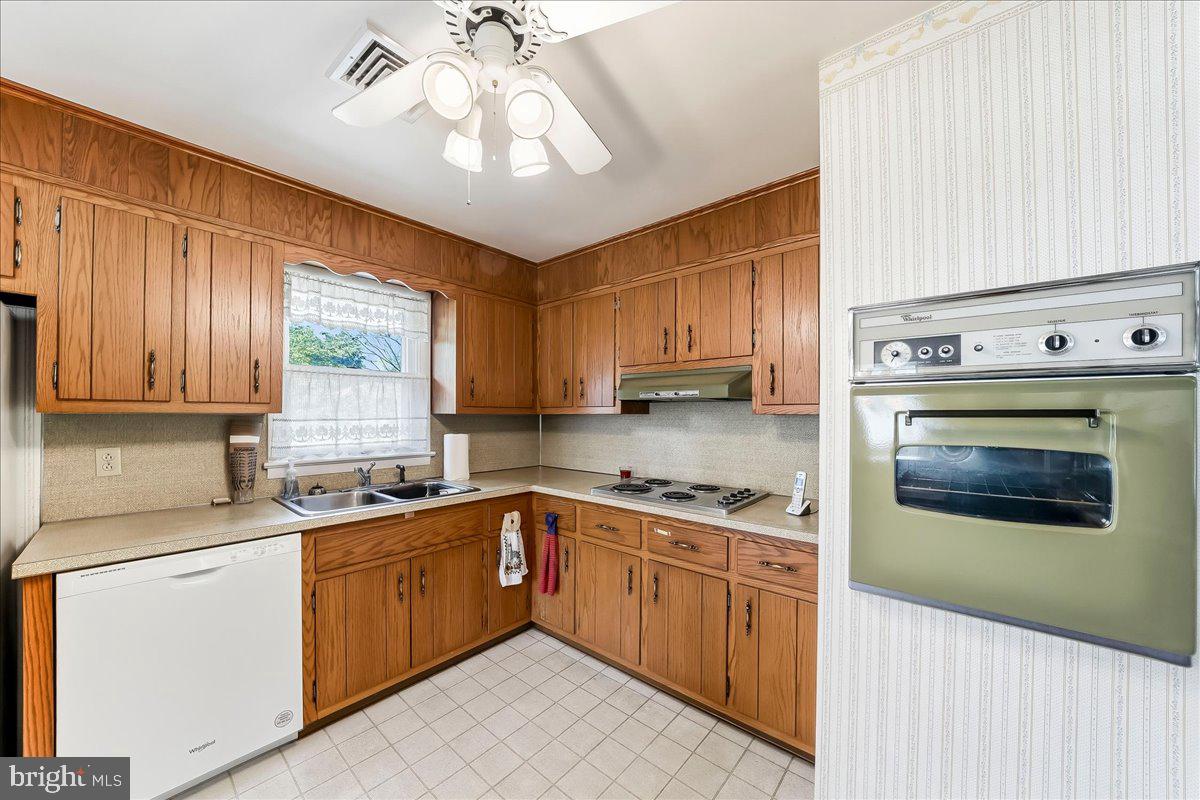 1400 East Keller Road Pottstown, PA 19465 - Photo 15 of 47