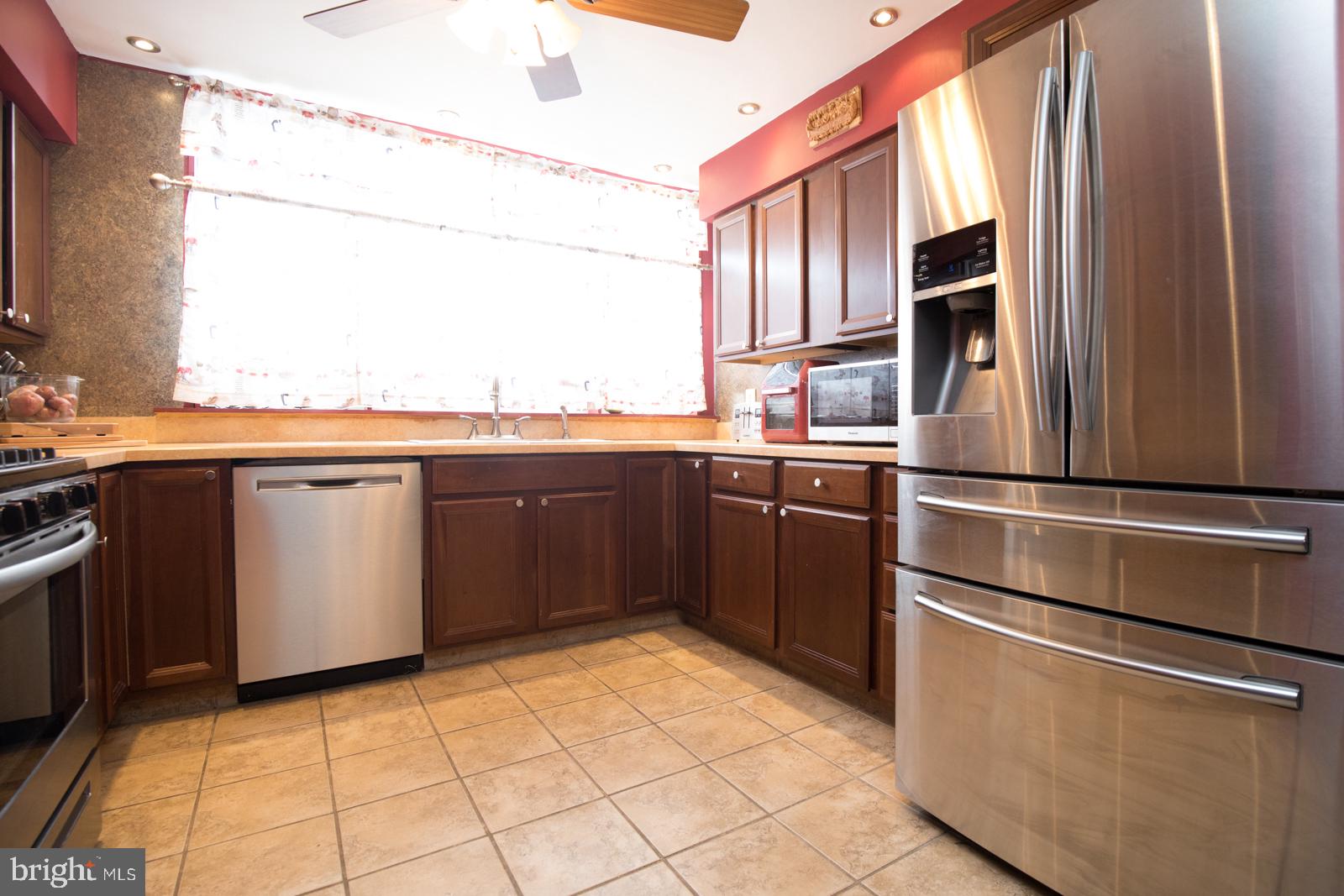 3120 Holly Road Philadelphia, PA 19154 - Photo 6 of 49