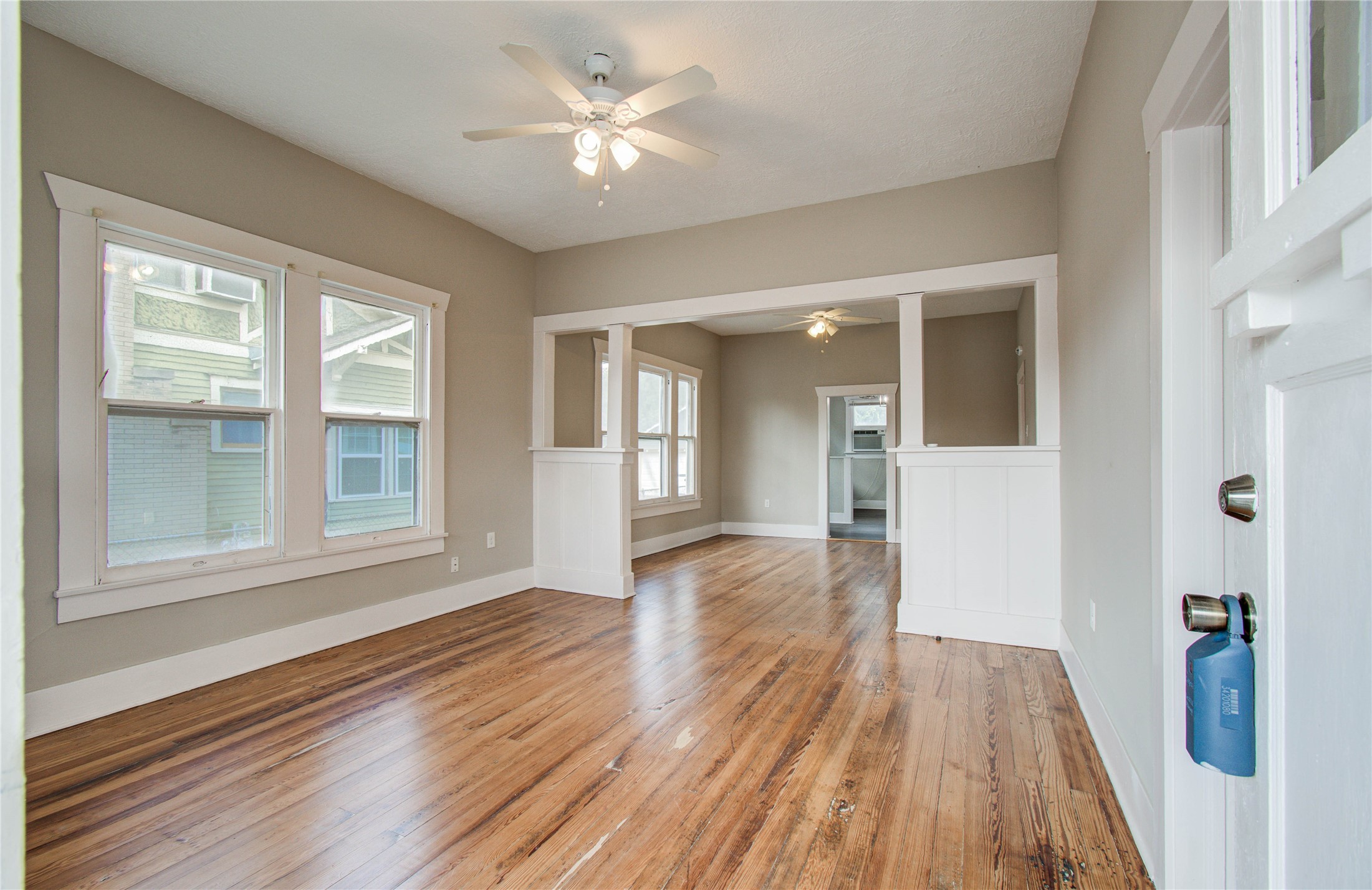 901 Boundary Street Houston, TX 77009 - Photo 2 of 31