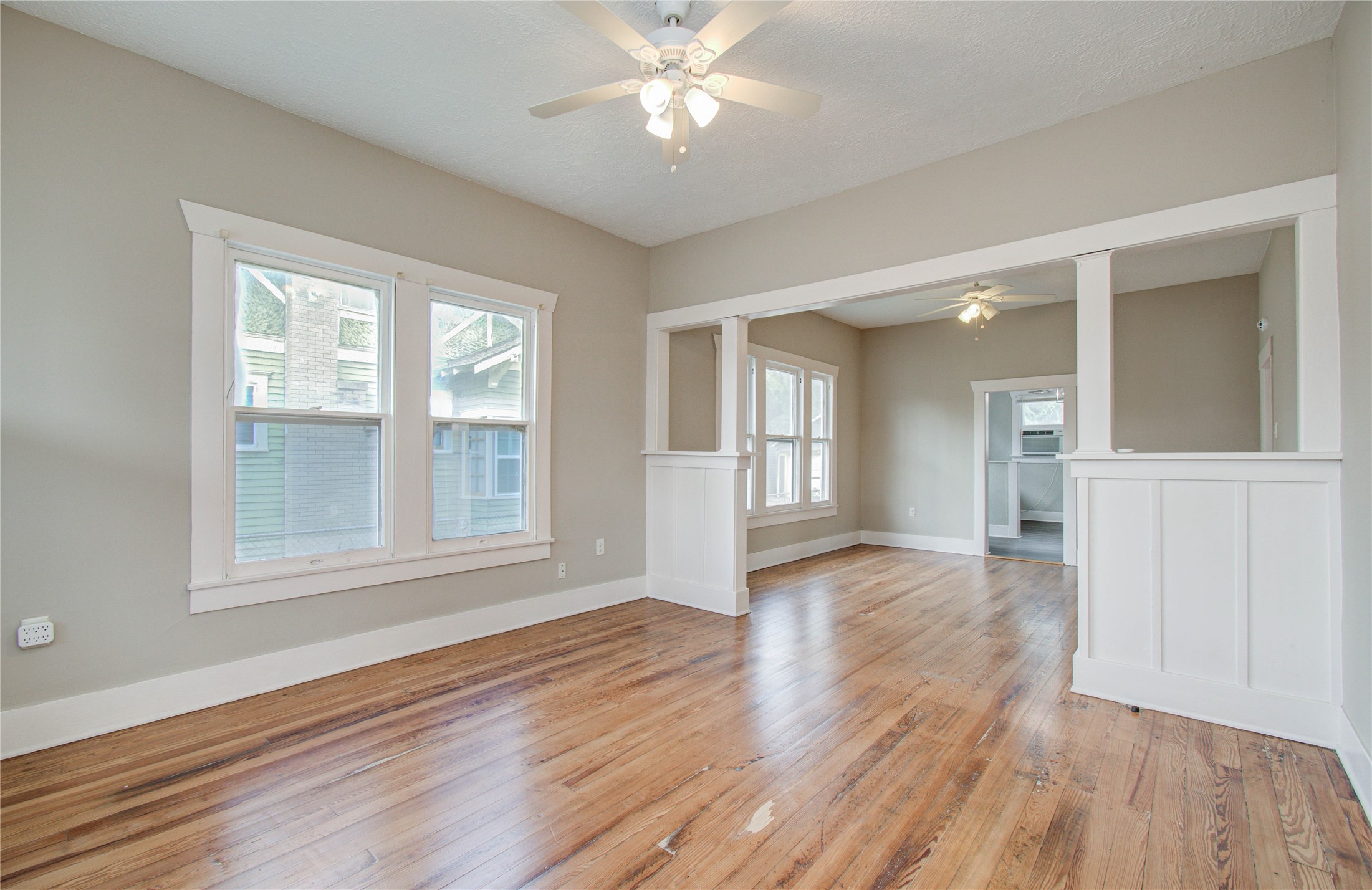 901 Boundary Street Houston, TX 77009 - Photo 3 of 31