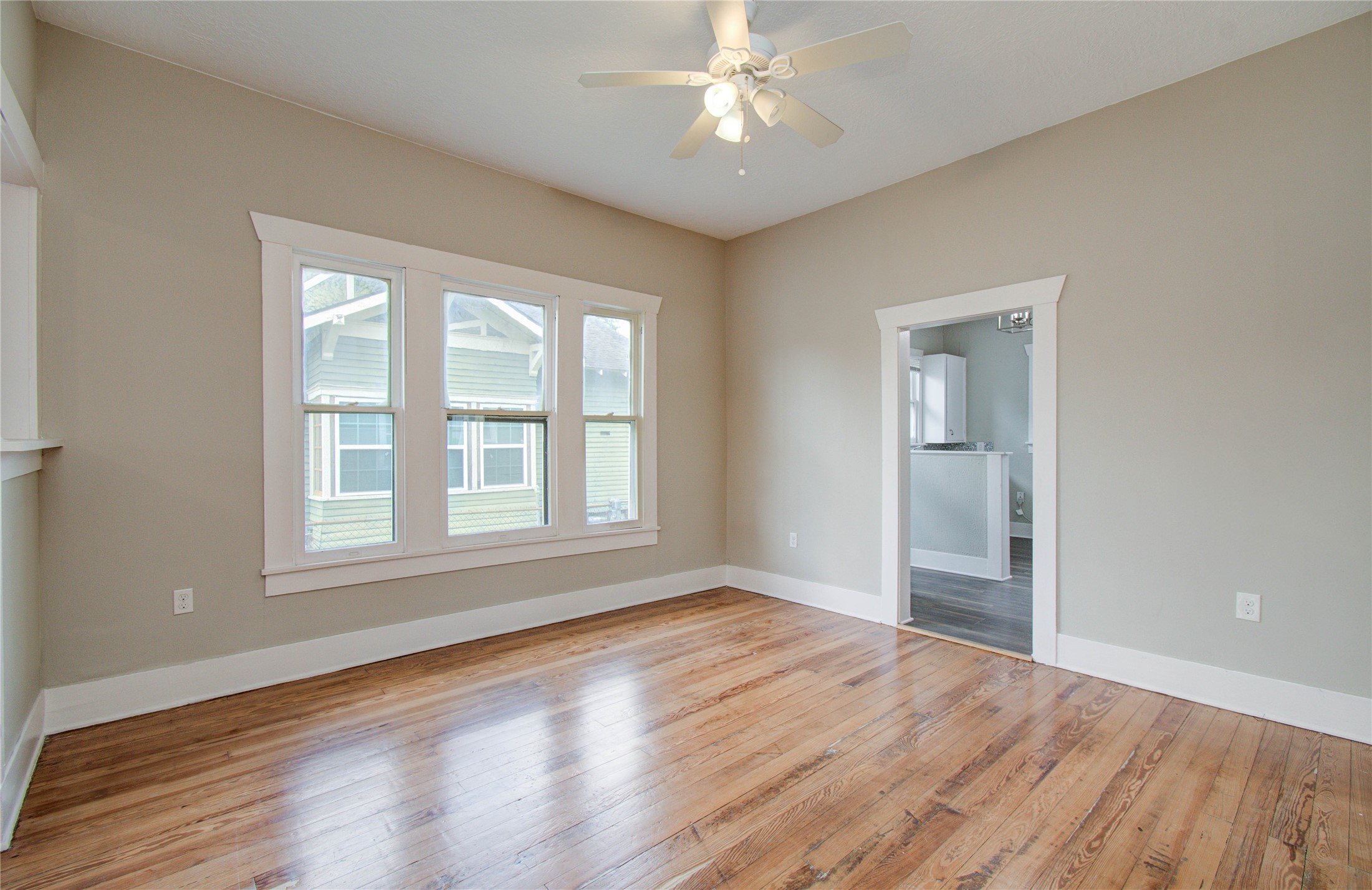 901 Boundary Street Houston, TX 77009 - Photo 10 of 31