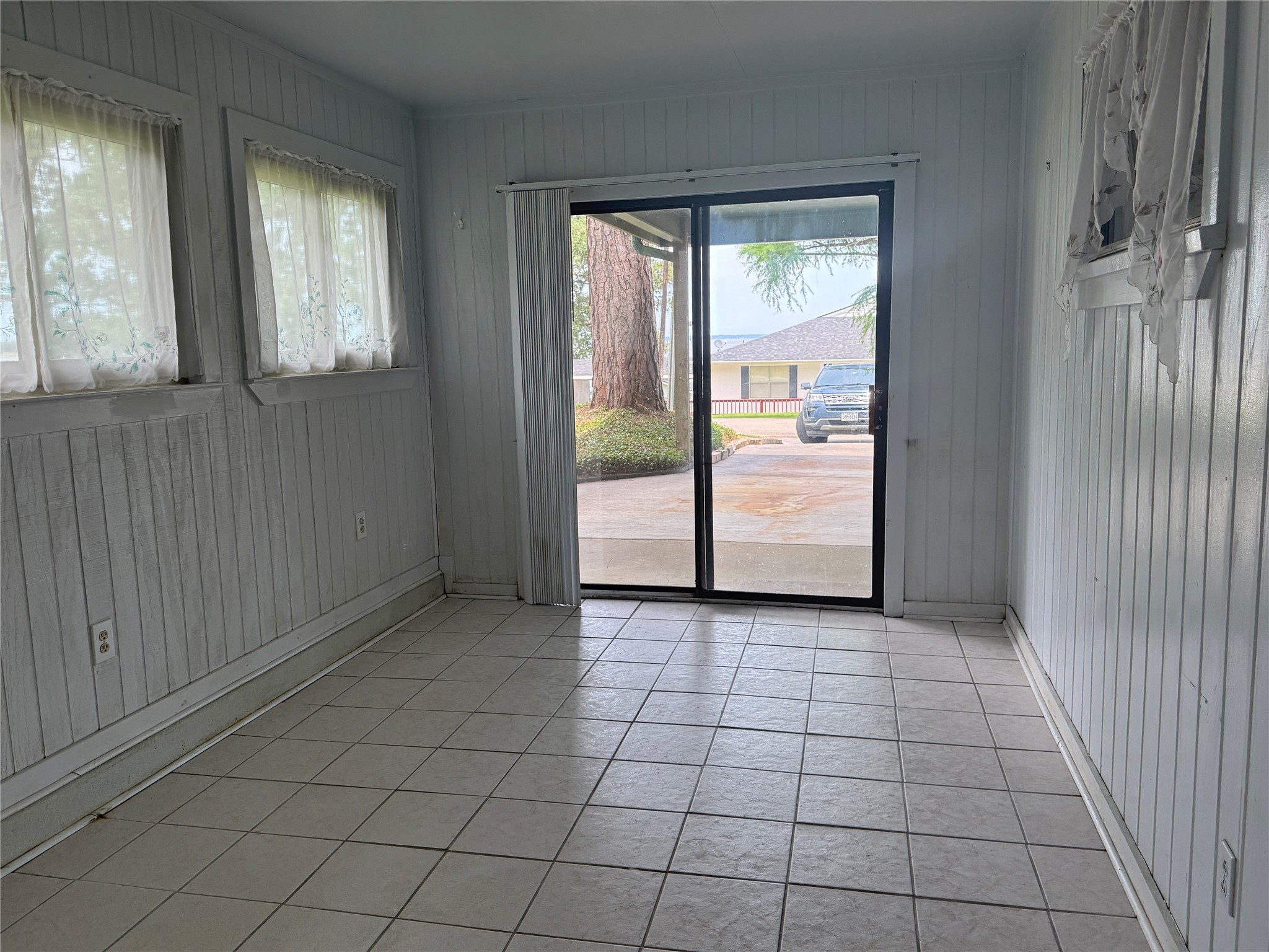 192 Sam Houston Loop Point Blank, TX 77364 - Photo 25 of 42 Mudroom/utility room