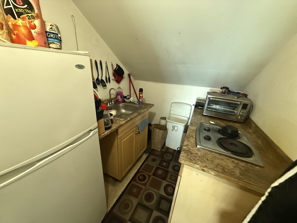 119-121 Middlesex Street Springfield, MA 01109 - Photo 12 of 31