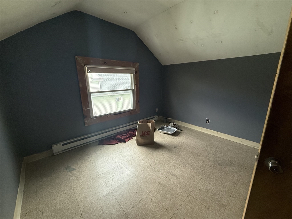 119-121 Middlesex Street Springfield, MA 01109 - Photo 13 of 31
