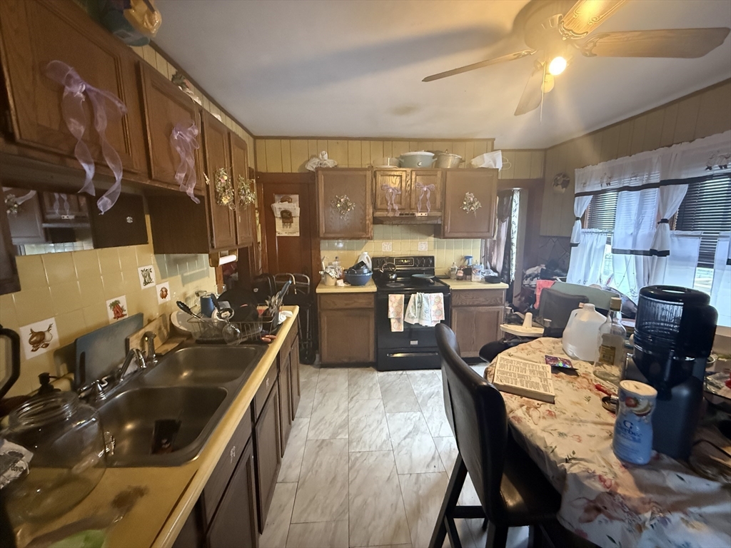 119-121 Middlesex Street Springfield, MA 01109 - Photo 17 of 31