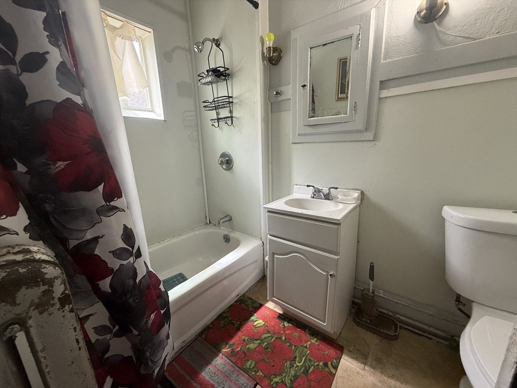 119-121 Middlesex Street Springfield, MA 01109 - Photo 3 of 31