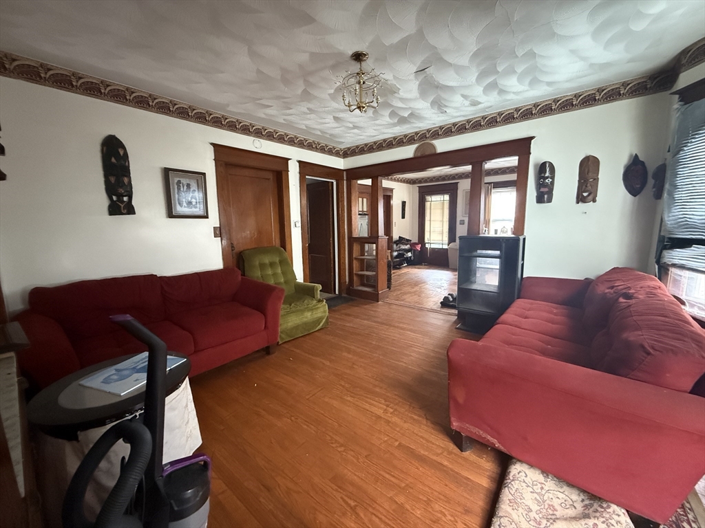119-121 Middlesex Street Springfield, MA 01109 - Photo 9 of 31
