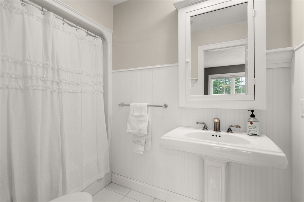 7 Pettees Pond Lane Walpole, MA 02081 - Photo 24 of 40
