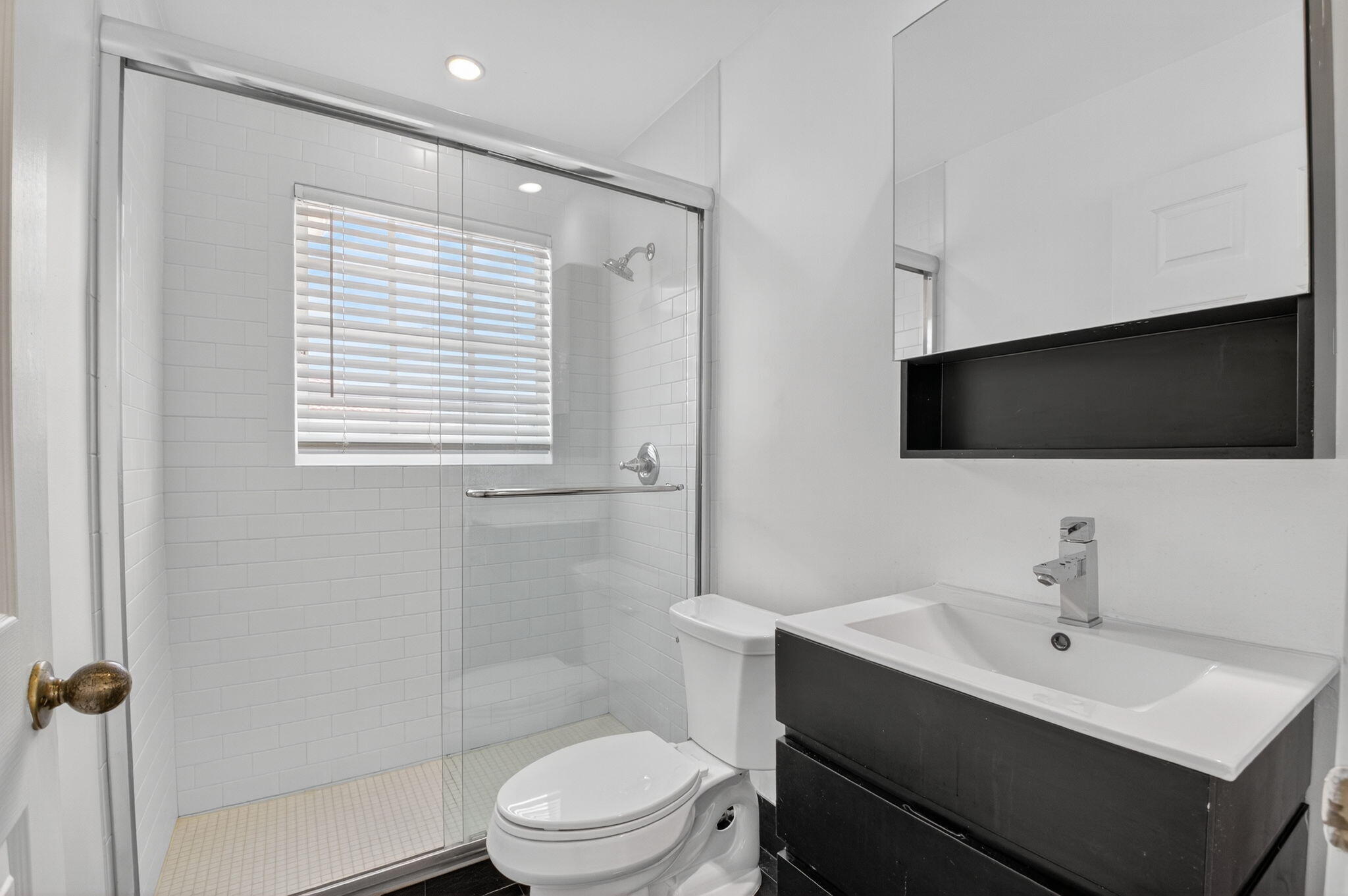 4145 Northwest 58th Lane Boca Raton, FL 33496 - Photo 23 of 48 2nd floor full bath