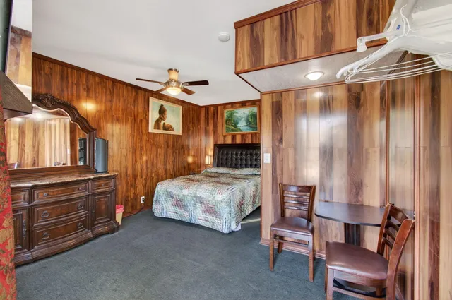 $2,300,000 | 704 North Dixie Highway, Lantana, FL 33462