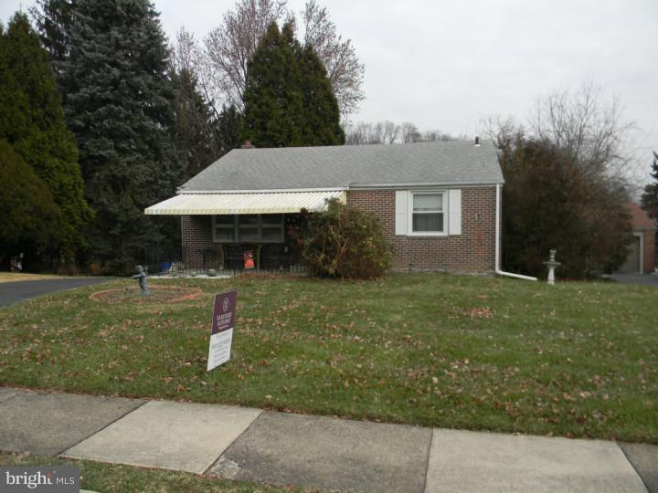 11 East Garden Road Broomall, PA 19008 - Photo 1 of 18 Gallery Image 1