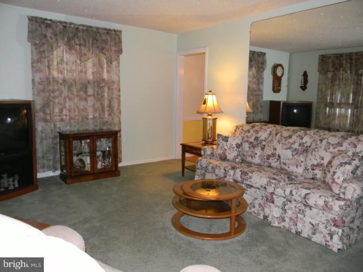 11 East Garden Road Broomall, PA 19008 - Photo 5 of 18 Gallery Image 5