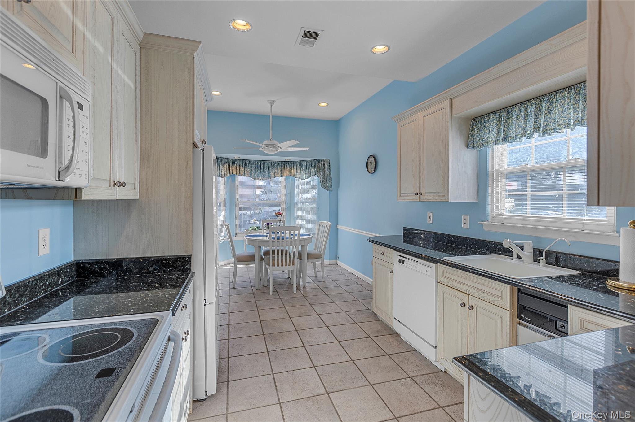 51 Hidden Ridge Drive Syosset, NY 11791 - Photo 10 of 23