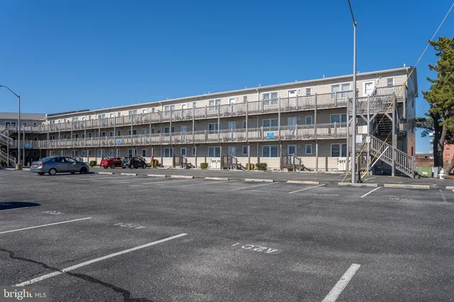 $315,000 | 120 53rd Street, Unit H30102, Ocean City, MD 21842
