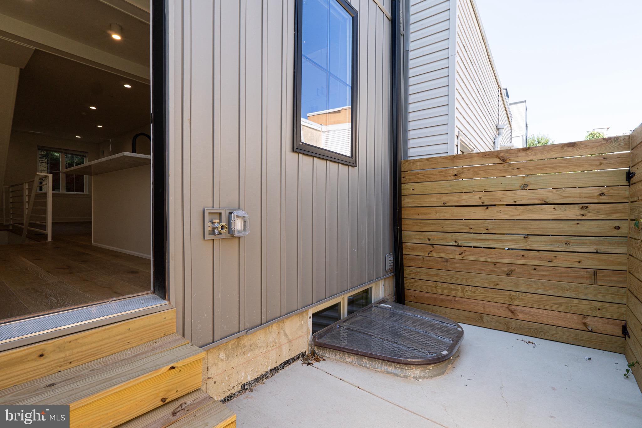 505 Mercy Street Philadelphia, PA 19148 - Photo 23 of 23 Rear Patio