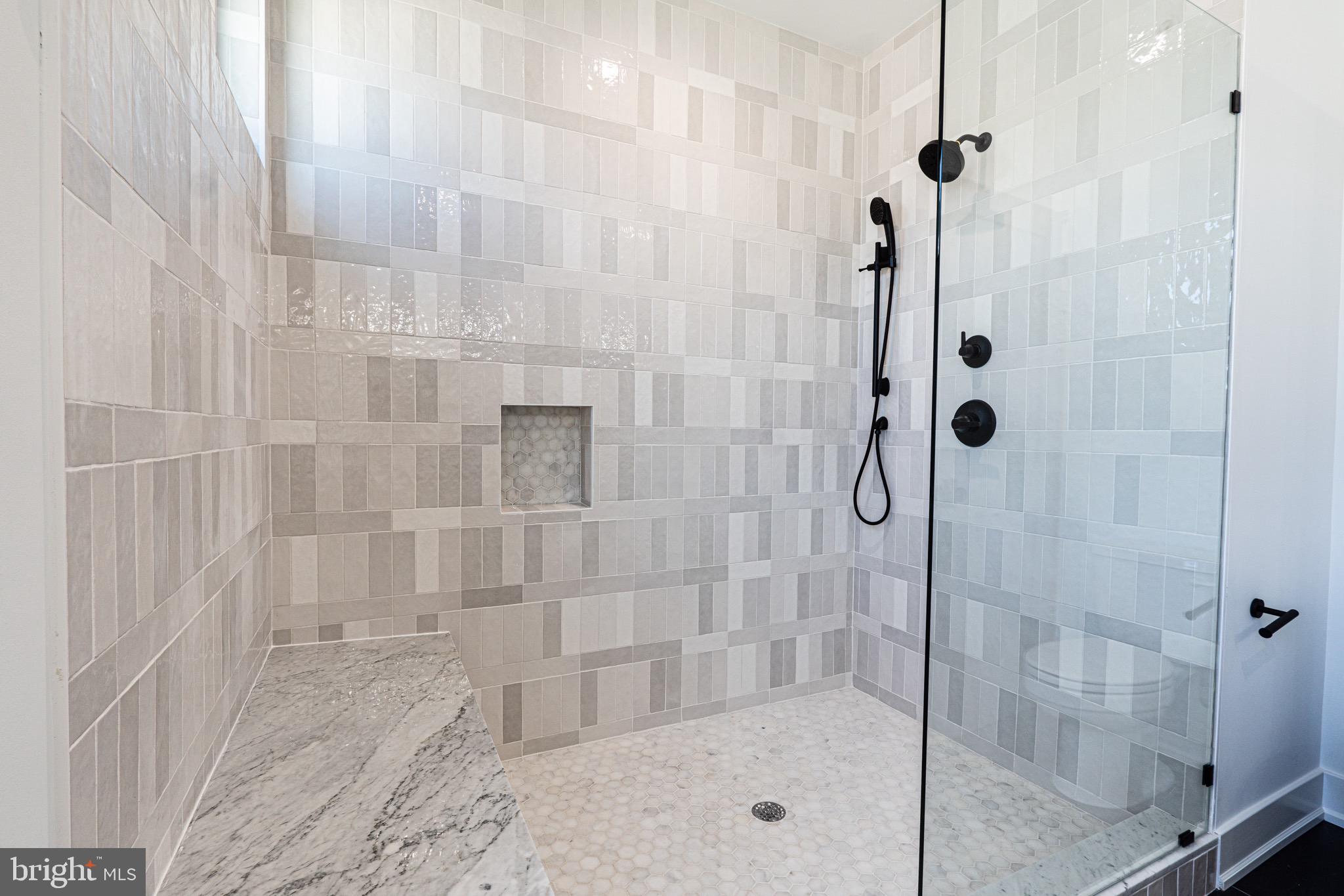 505 Mercy Street Philadelphia, PA 19148 - Photo 10 of 23 Master Bath
