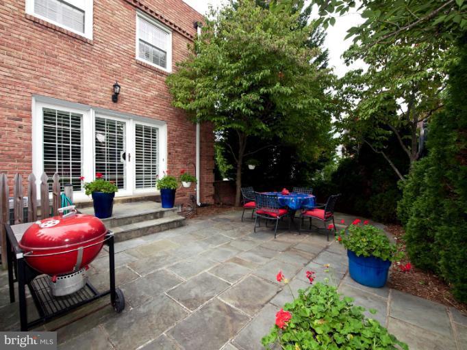 1147 Colonial Road McLean, VA 22101 - Photo 11 of 17 Patio