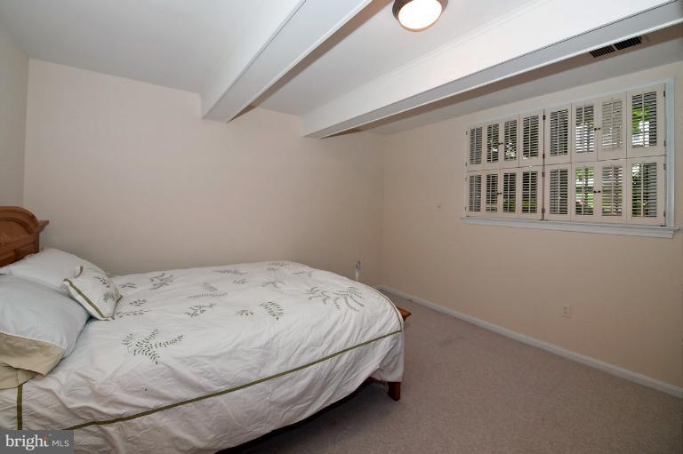 1147 Colonial Road McLean, VA 22101 - Photo 10 of 17 Bedroom