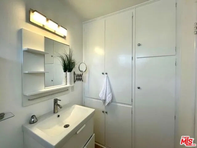 $2,695,000 | 1453 South Westgate Avenue, Los Angeles, CA 90025