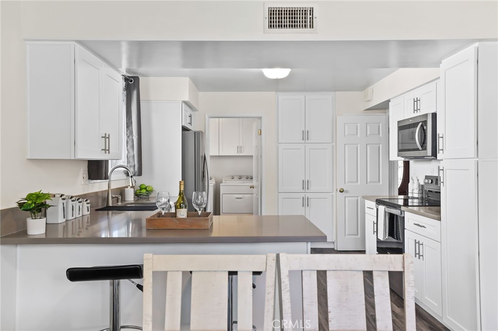 451 Margo Avenue Long Beach, CA 90803 - Photo 16 of 59