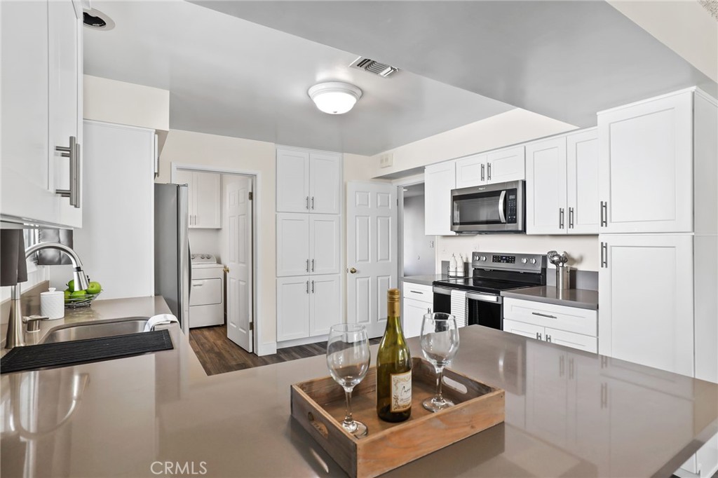 451 Margo Avenue Long Beach, CA 90803 - Photo 18 of 59