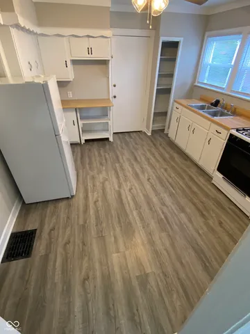 $1,145 | 5338 Winthrop Avenue, Indianapolis, IN 46220