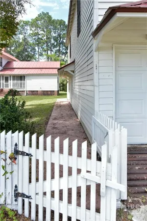$1,400 | 302 Jefferson Street, Unit 2, Springfield, GA 31329