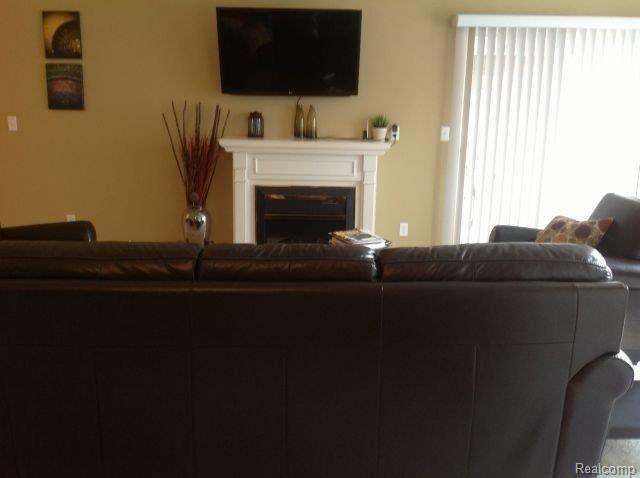 1875 Flagstone Circle Rochester, MI 48307 - Photo 3 of 13 grtrm.jpg
