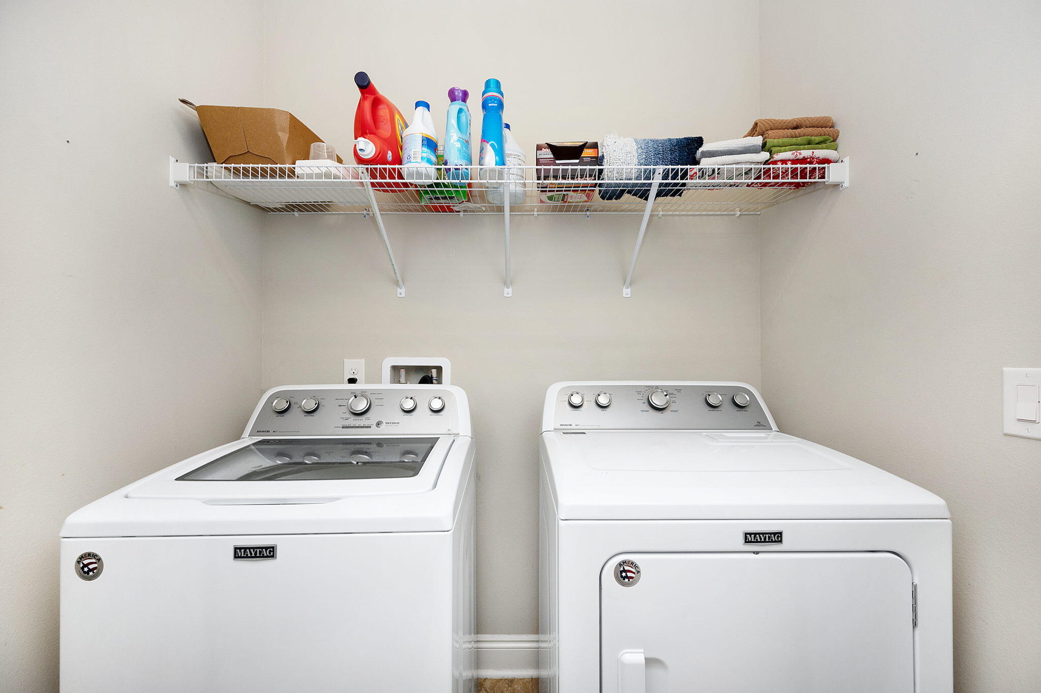 9018 Timber Lane Navarre, FL 32566 - Photo 20 of 39 a utility room with dryer and washer