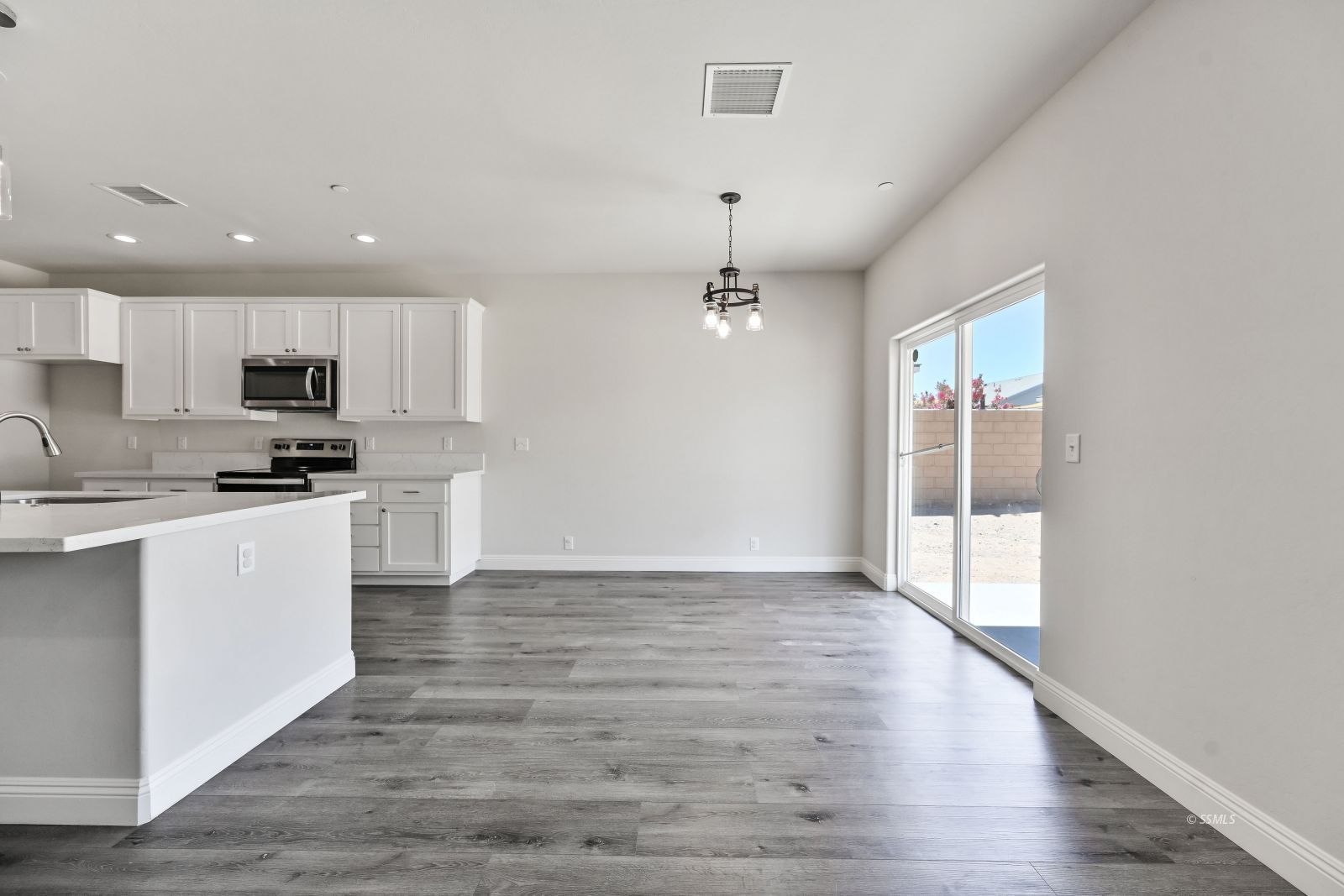 401 Abigail Street Ridgecrest, CA 93555 - Photo 7 of 33