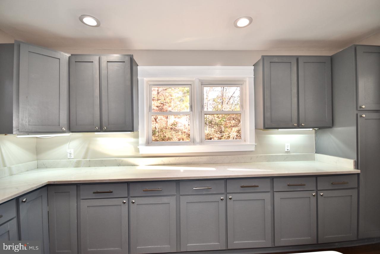 239 Butler Road Fredericksburg, VA 22405 - Photo 10 of 24