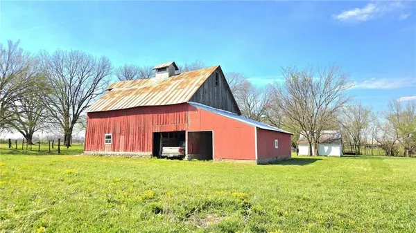$429,000 | 2395 A 135th Street, Mapleton, KS 66754