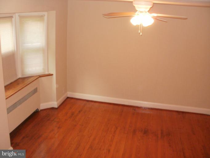1527 Ralworth Road Baltimore, MD 21218 - Photo 2 of 12 Living Room