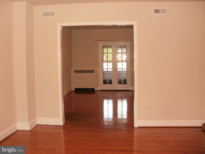 1527 Ralworth Road Baltimore, MD 21218 - Photo 6 of 12 Dining Room