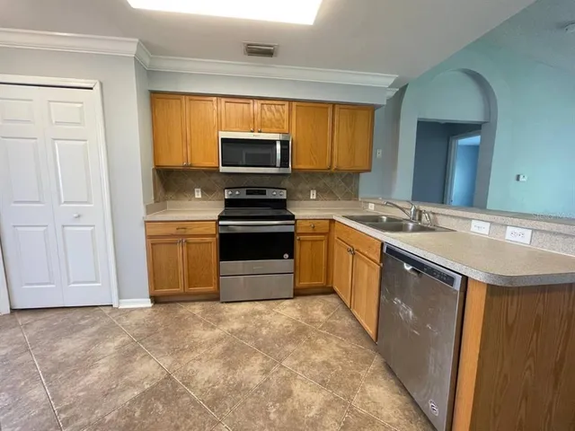 $2,000 | 13314 Prestwick Drive, Riverview, FL 33579