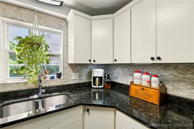 $189,000 | 613 West Market Street, New Albany, IN 47150