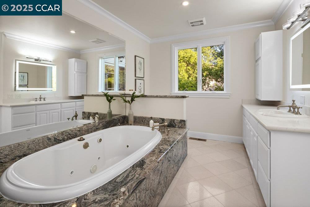 128 Oak Road Orinda, CA 94563 - Photo 15 of 26