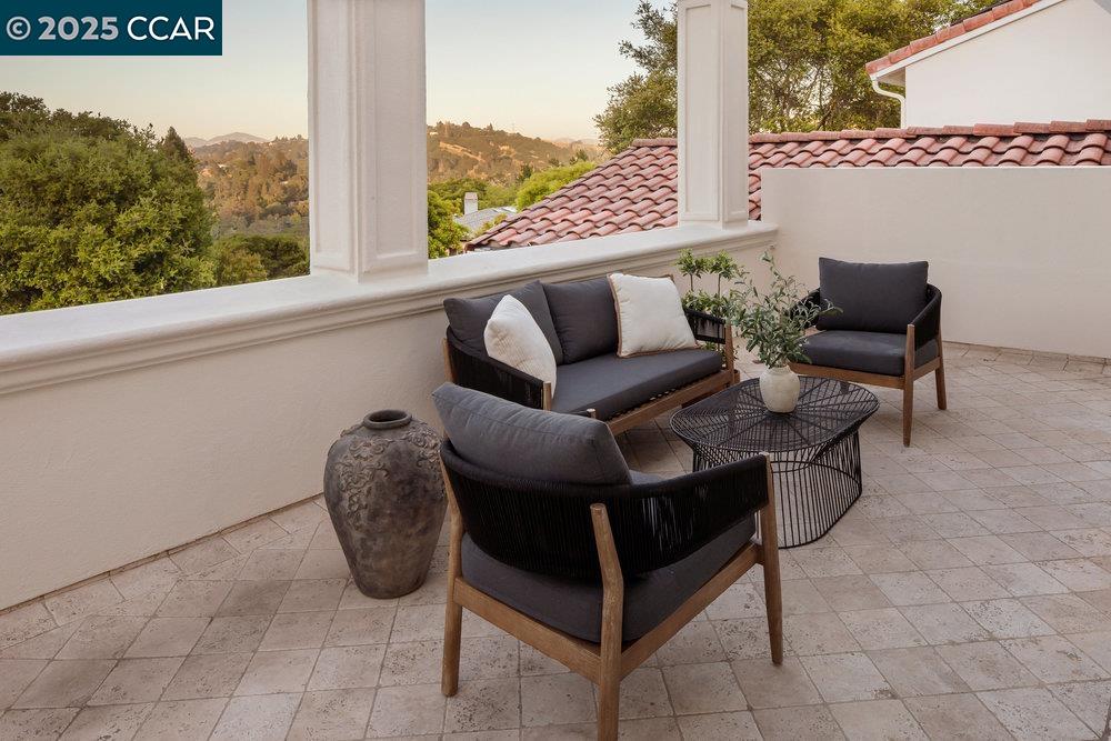 128 Oak Road Orinda, CA 94563 - Photo 4 of 26