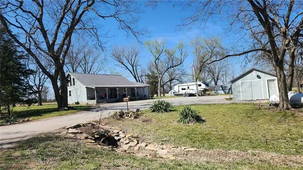$275,000 | 488 West 640th Avenue, Girard, KS 66743