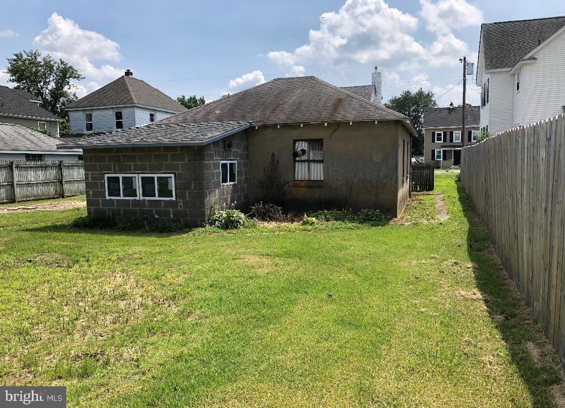 529 Democrat Road Gibbstown, NJ 08027 - Photo 11 of 28 Back-Yard