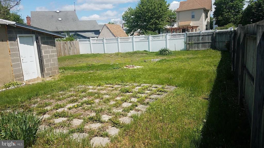 529 Democrat Road Gibbstown, NJ 08027 - Photo 9 of 28 Back-Yard