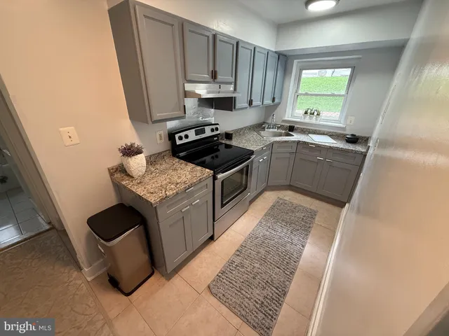 $1,550 | 618 Notabene Drive, Unit 2, Alexandria, VA 22305