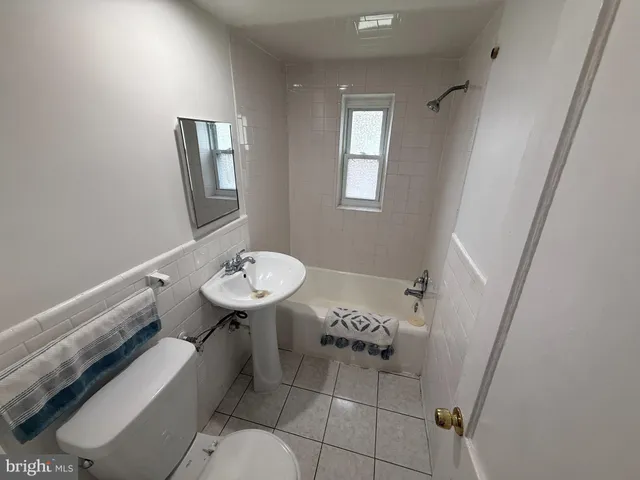 $1,550 | 618 Notabene Drive, Unit 2, Alexandria, VA 22305