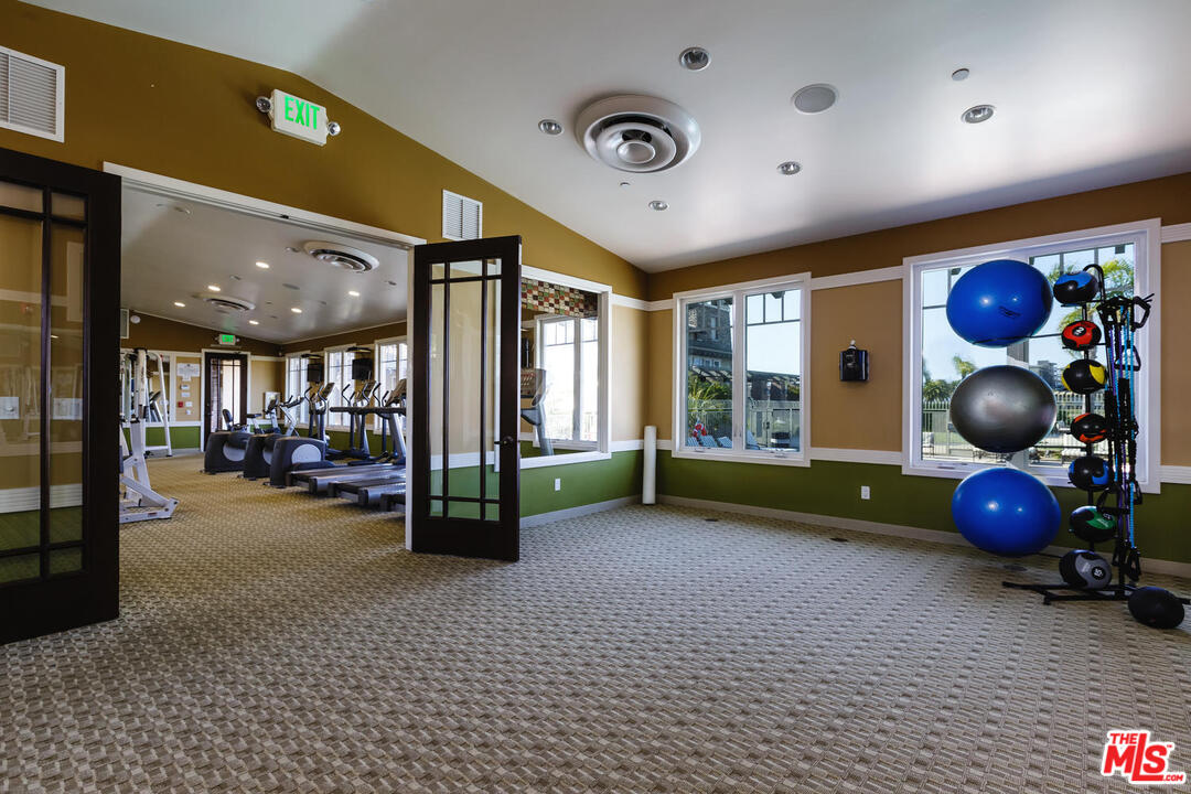 4082 Tradewinds Drive Oxnard, CA 93035 - Photo 11 of 23