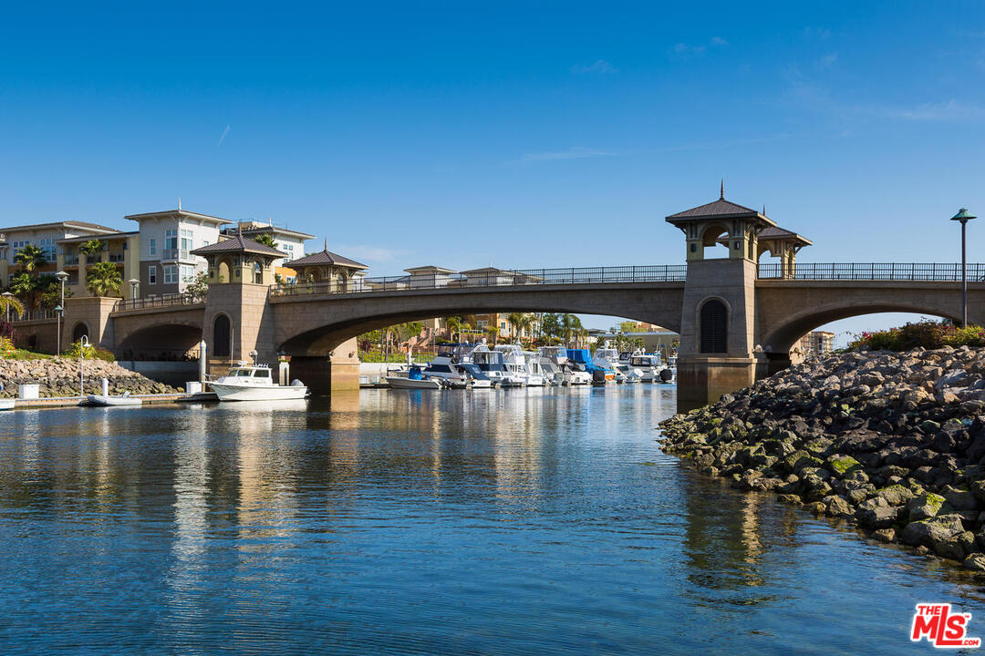 4082 Tradewinds Drive Oxnard, CA 93035 - Photo 18 of 23