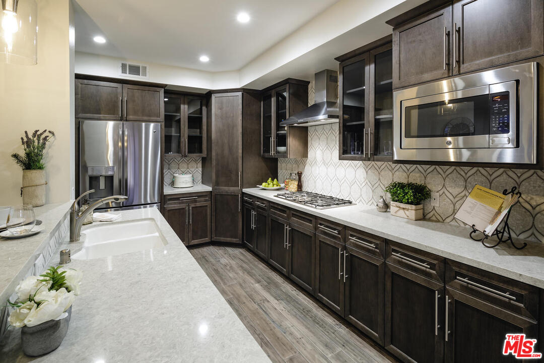 4082 Tradewinds Drive Oxnard, CA 93035 - Photo 3 of 23